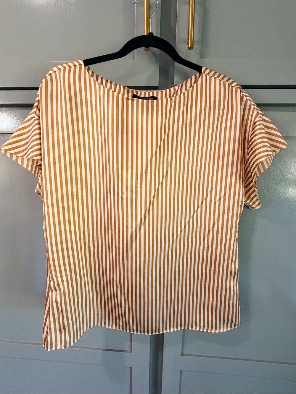 Banana Republic Tan and White Vertical Stripe Short-Sleeve Blouse Sz S